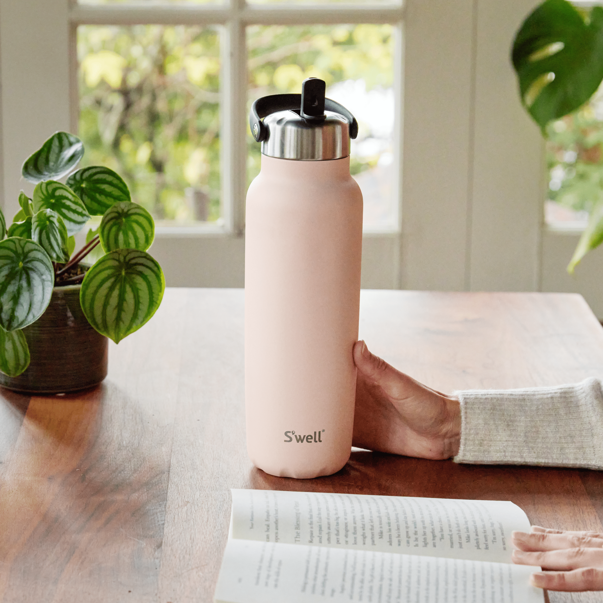 Explorer with Flip Straw Lid | 40oz Himalayan Salt
